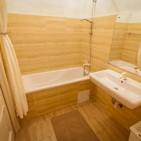 Gems 2 Apartament